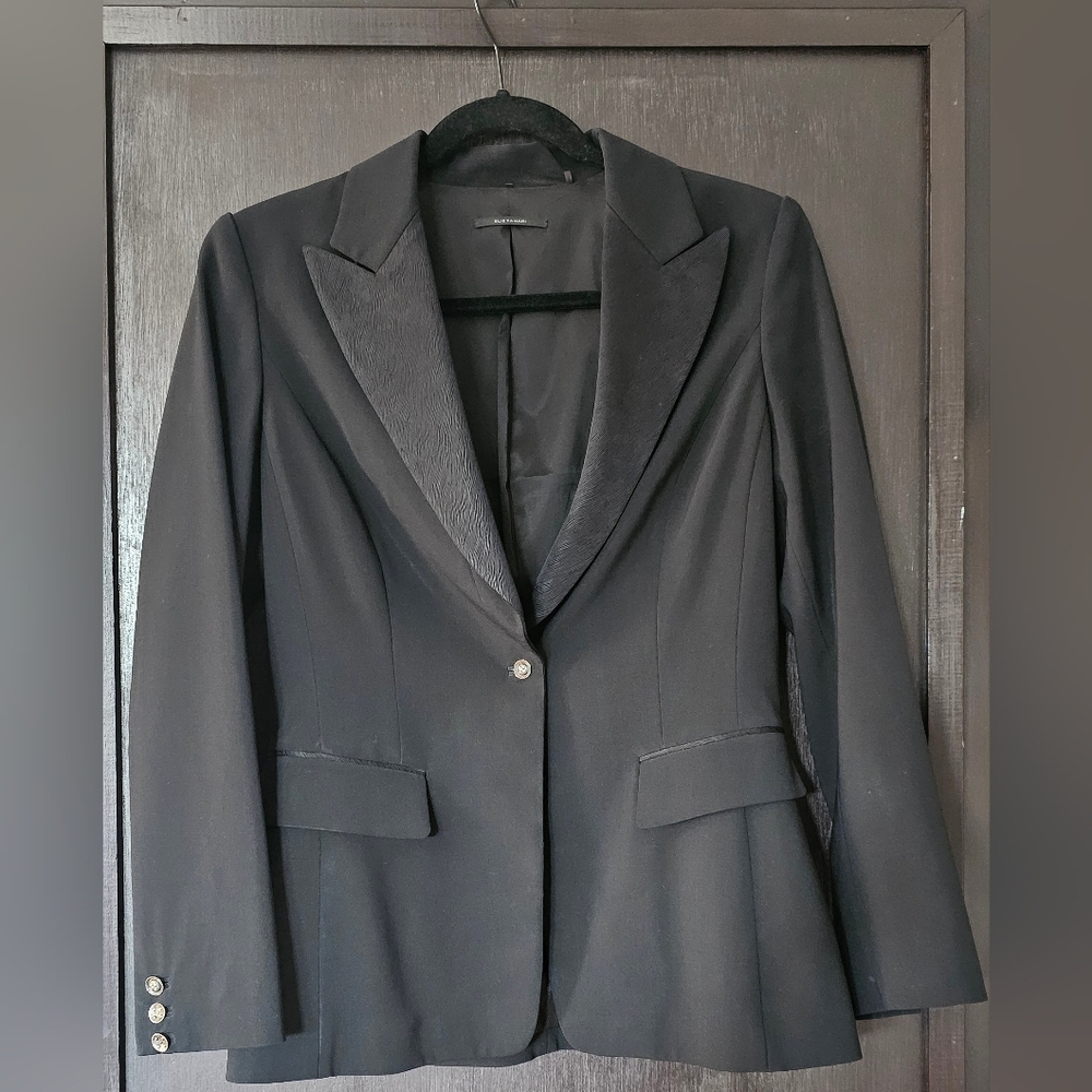 Elie Tahari Suit Set